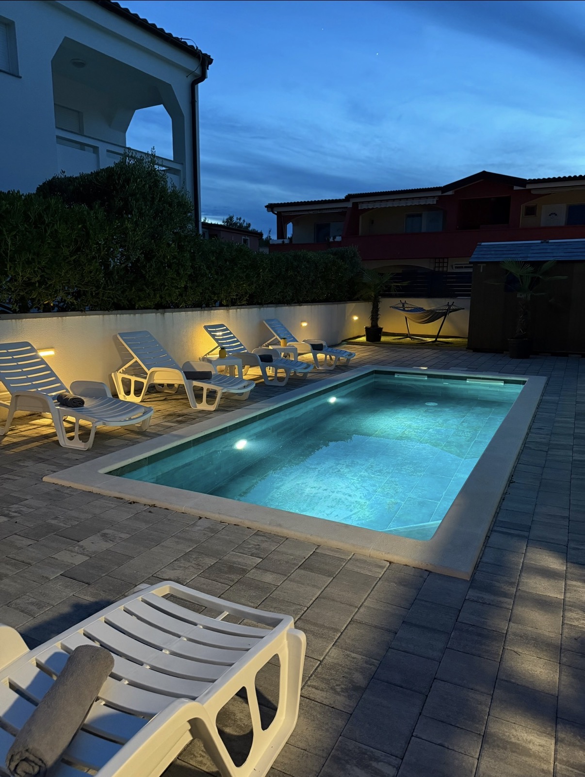 Villa Len Mar bazén v noci